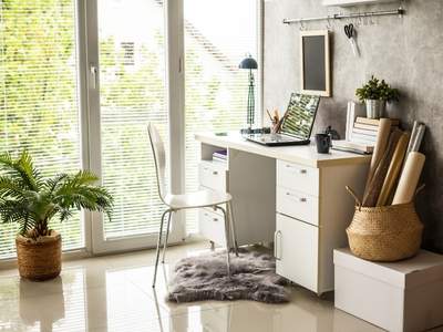house cleaning company cleans home office